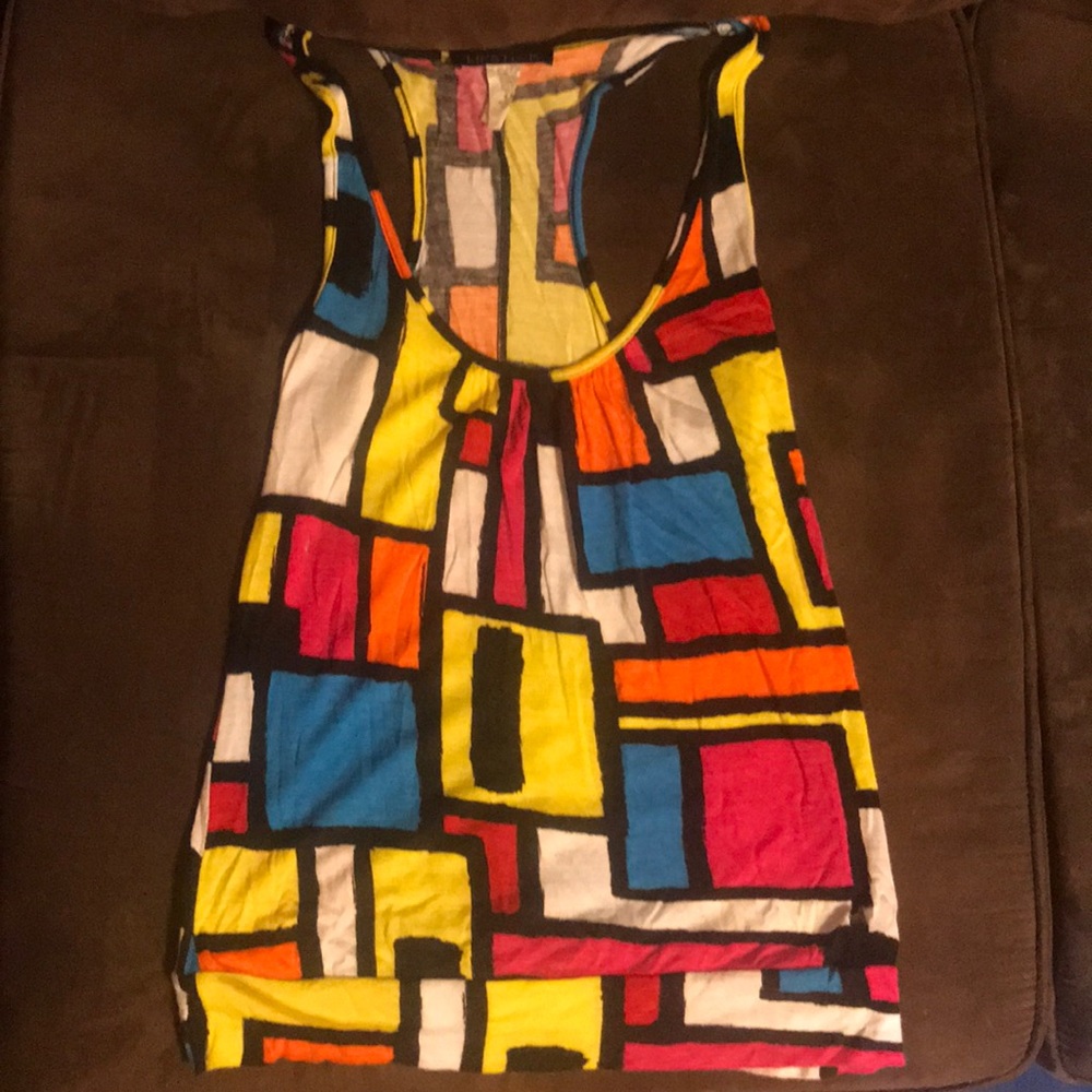 Bright Geometric Tank